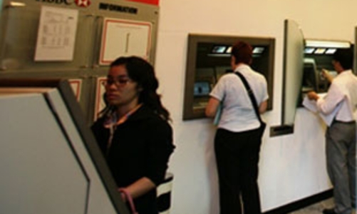 Hơn 100 máy ATM của HSBC đã có tại Việt Nam